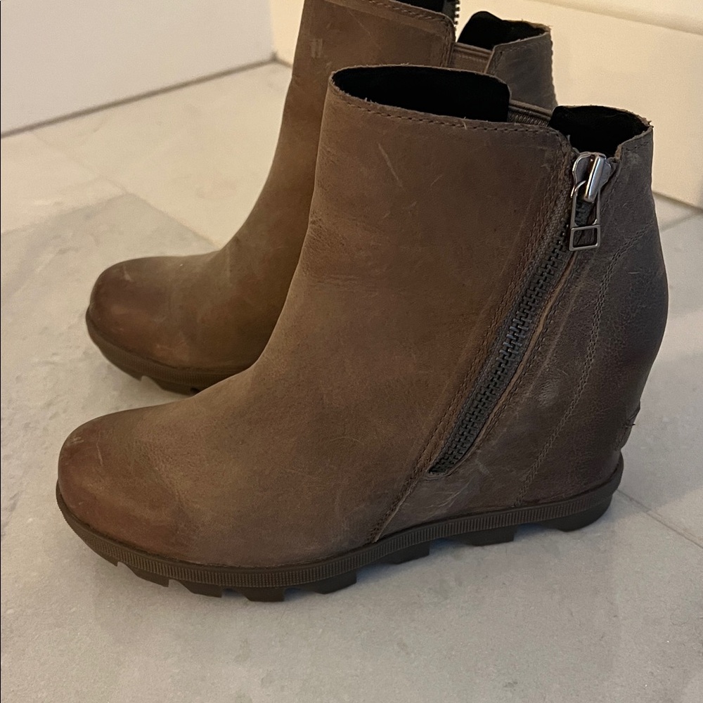Sorel Joan of Arctic brown wedge boots